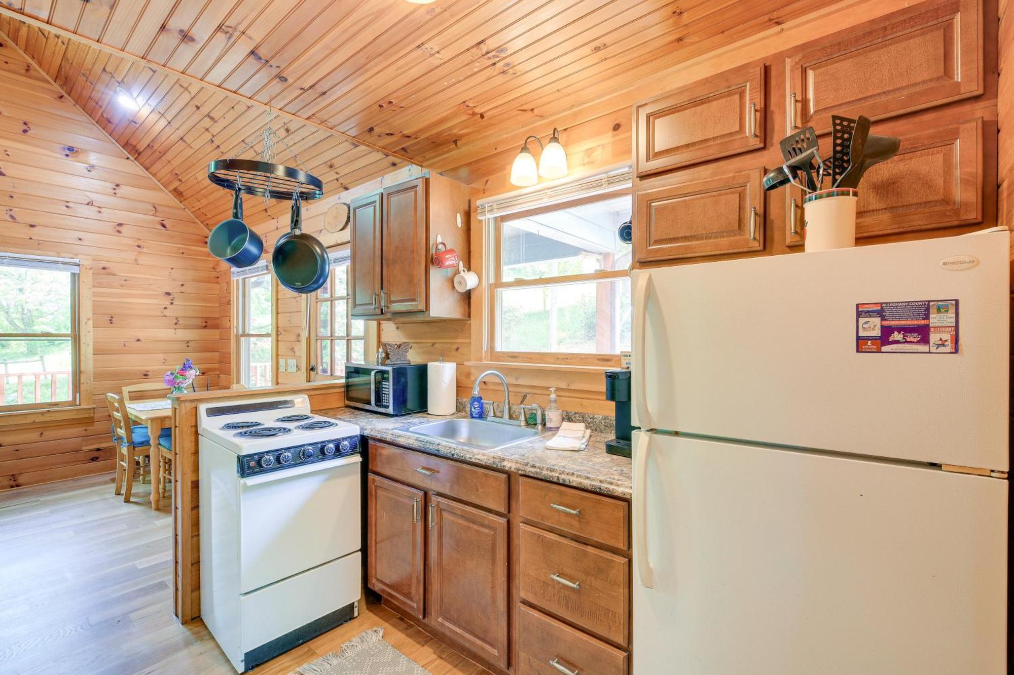 Quaint Blue Ridge Cabin Rental With On-Site Stream! Sparta Ngoại thất bức ảnh