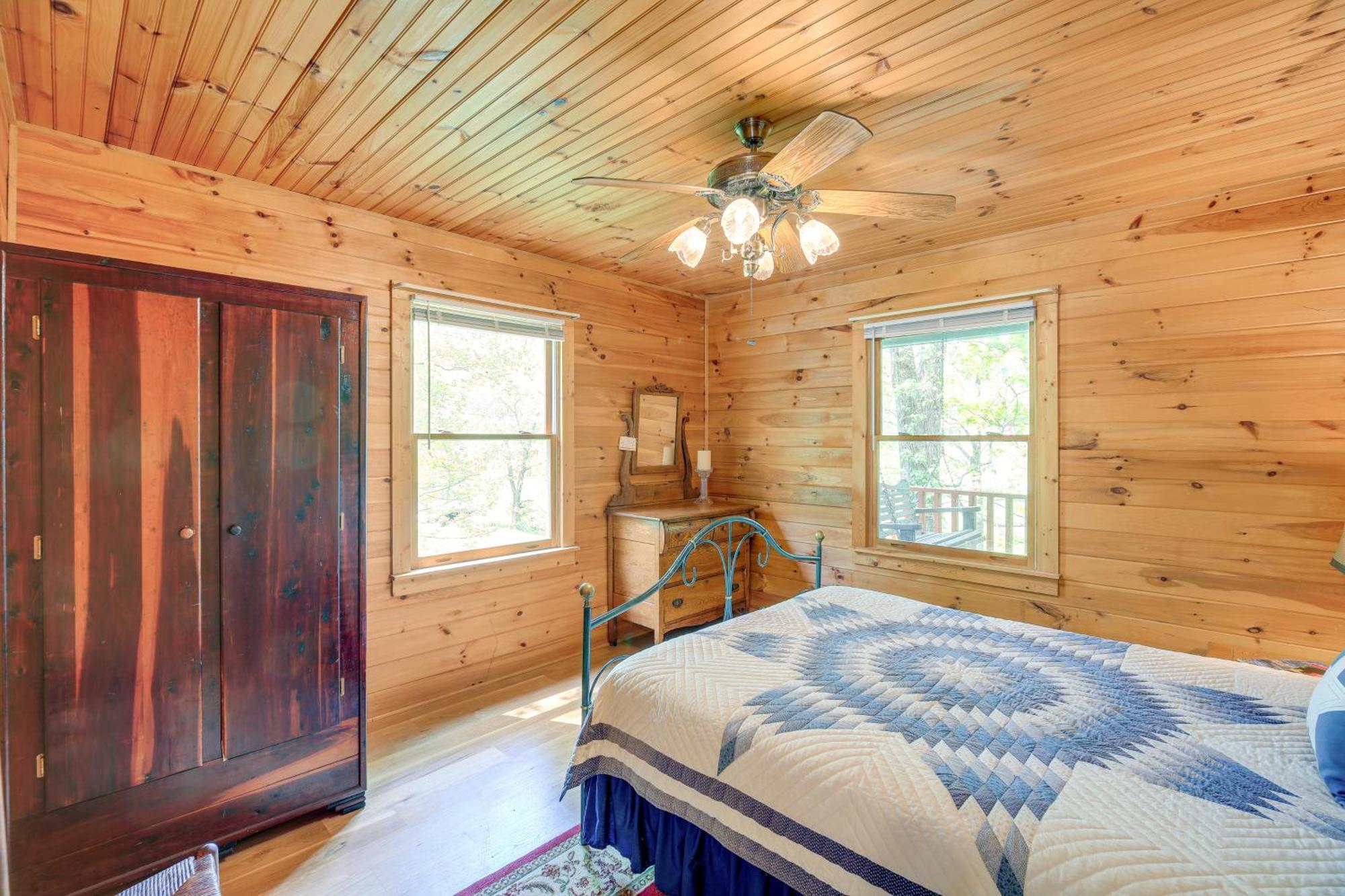Quaint Blue Ridge Cabin Rental With On-Site Stream! Sparta Ngoại thất bức ảnh