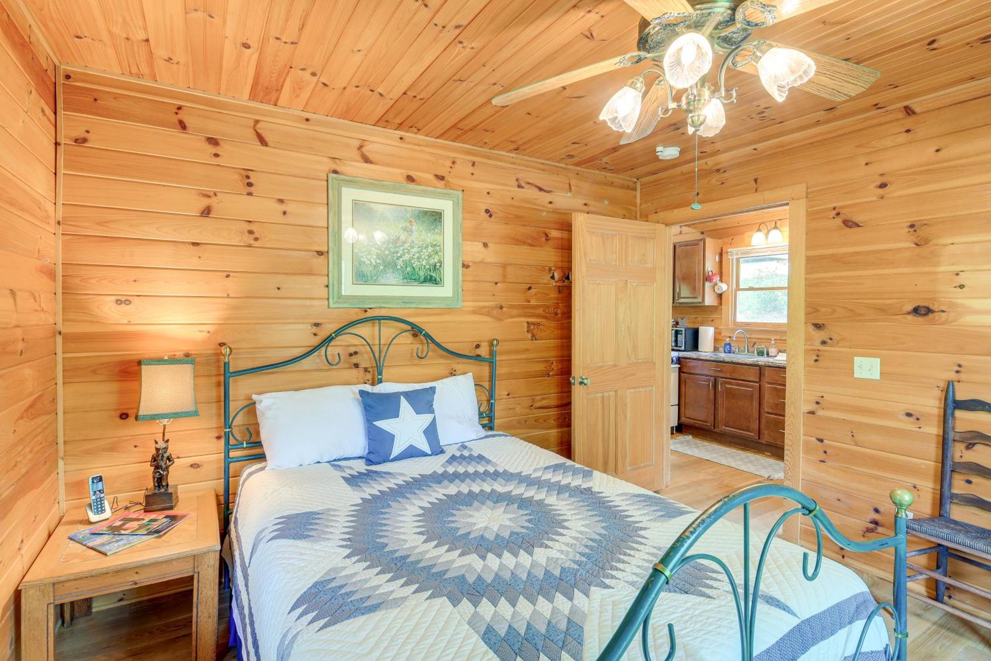 Quaint Blue Ridge Cabin Rental With On-Site Stream! Sparta Ngoại thất bức ảnh